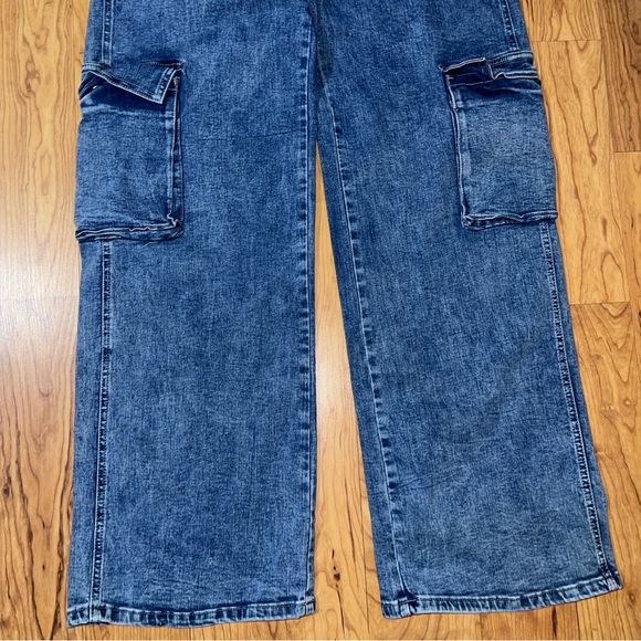 Fire and Rain Wide Leg Cargo Jeans - Picture 5 of 10